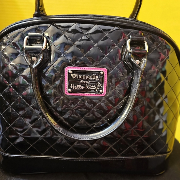 Vintage Loungefly Patent Leather Large Hello Kitty Handbag ๐๐๐ - Picture 4 of 6